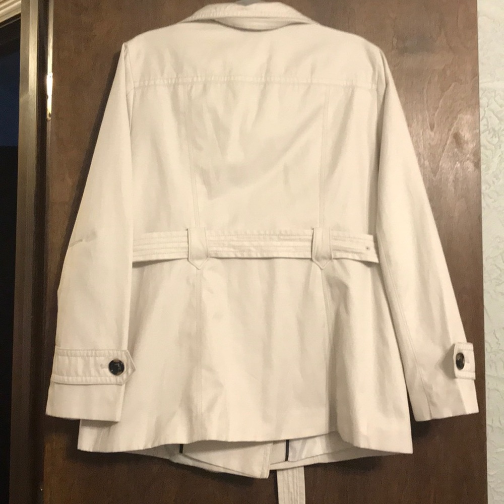 Multifunctional Cream Jacket! - image 6